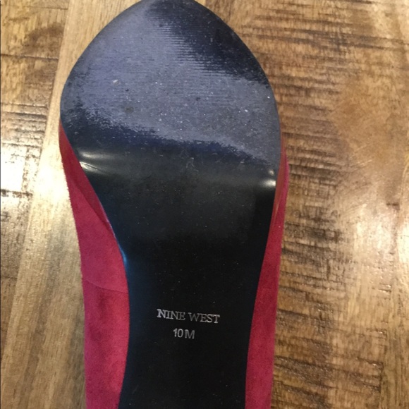 Nine West red suede pumps, size 10 - Picture 5 of 7
